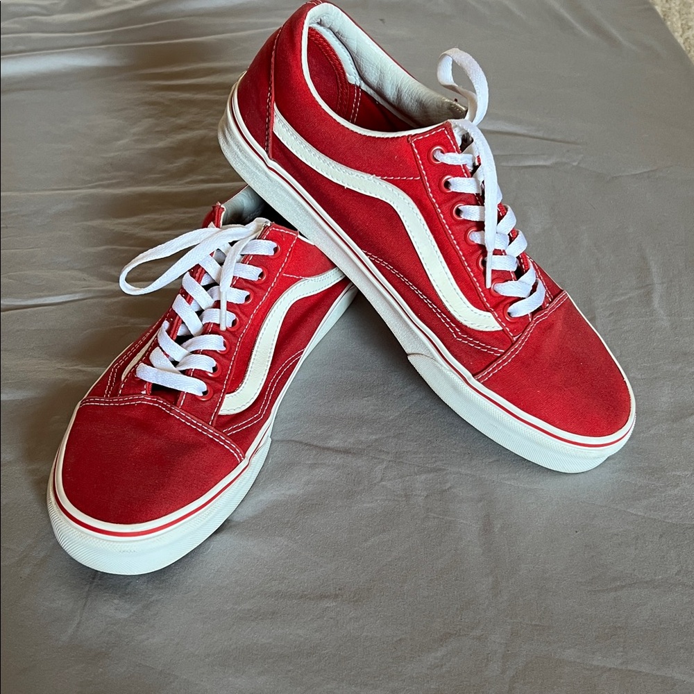 Vans red old sckool skater men’s sz. 10. Used some minor stains.  See pictures.